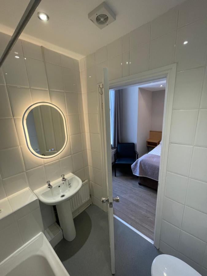 The Westlynne Hotel & Apartments Манчестър Екстериор снимка