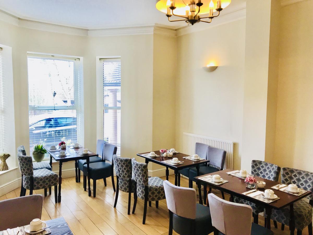 The Westlynne Hotel & Apartments Манчестър Екстериор снимка